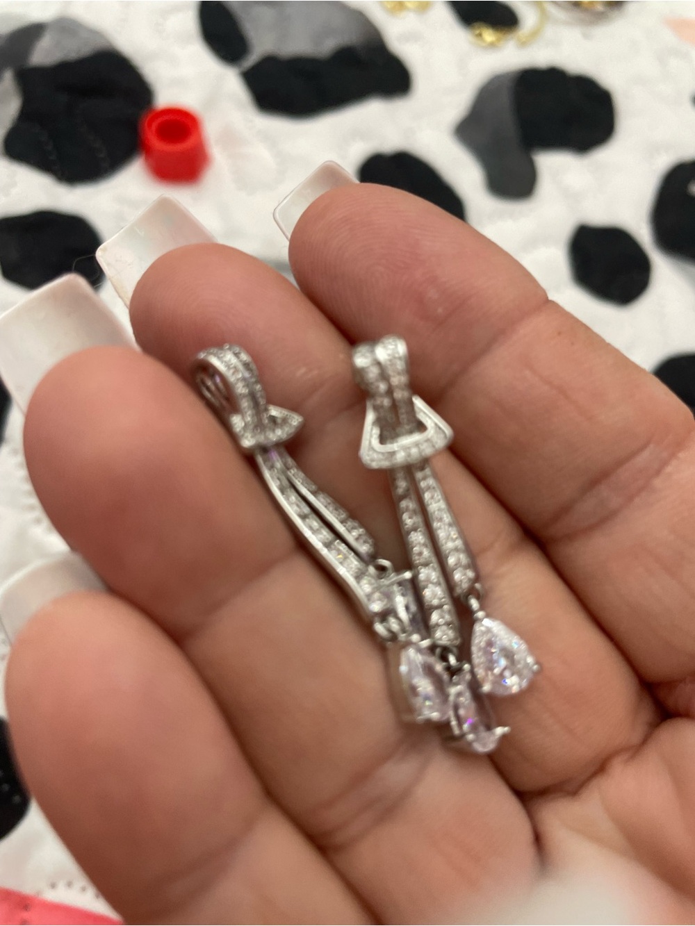 PRICING IS FIRM!! NO FURTHER DISCOUNTS!
Swarovski Crystal Teardrop Dangle Earrin